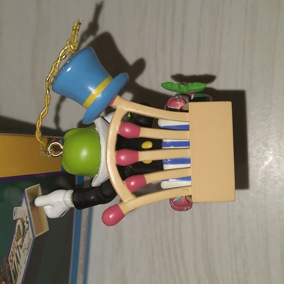 Vintage 1995 Pinocchio Jiminy Cricket "All Tucked In" Ornament Enesco - Picture 5 of 5